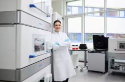 Labteamet_New-Brunswick_CO2-Incubators_CellXpert-CS220_product-3